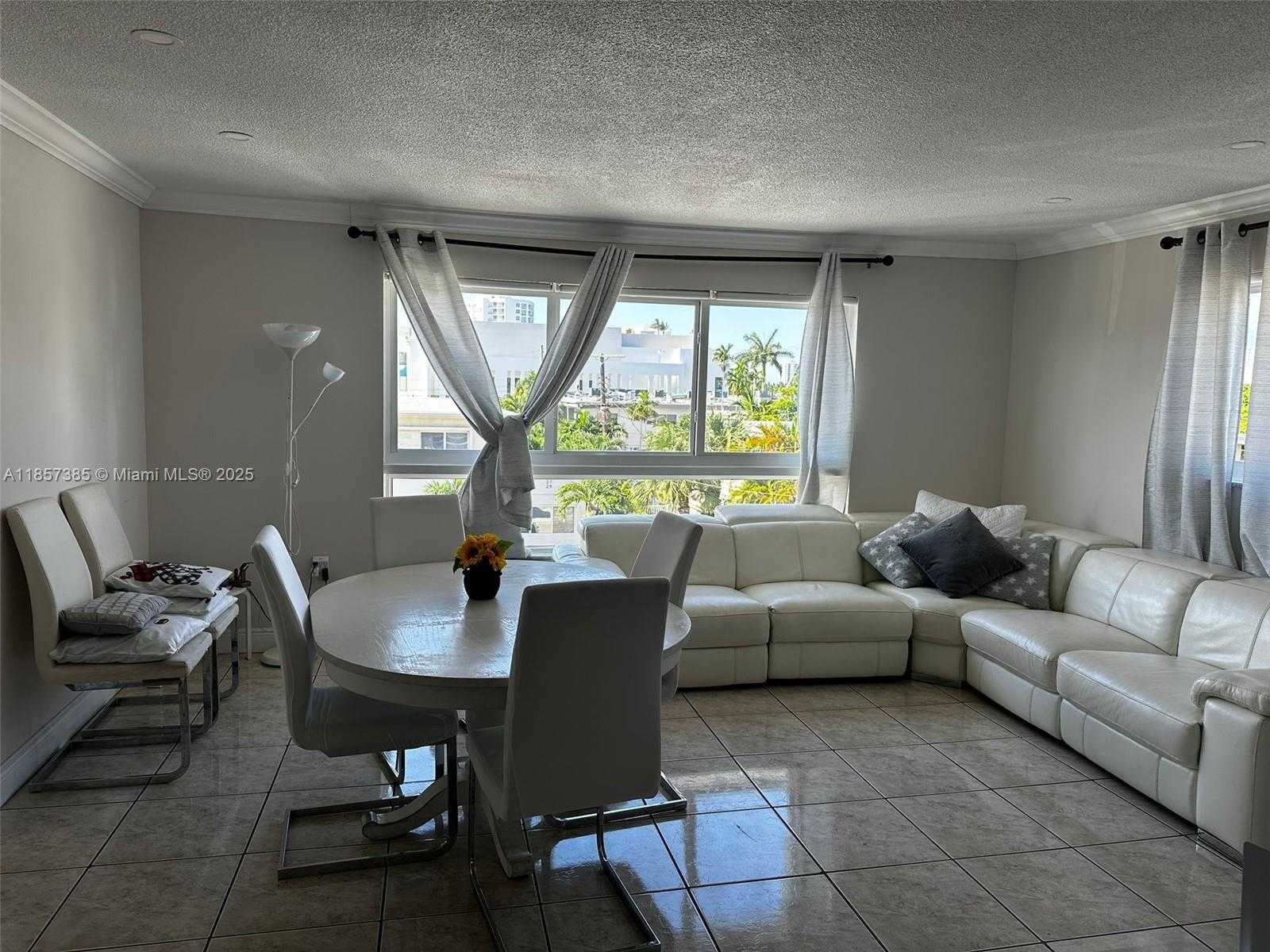 Small Image of 1020 94TH ST #301, Bay Harbor Islands Number 17