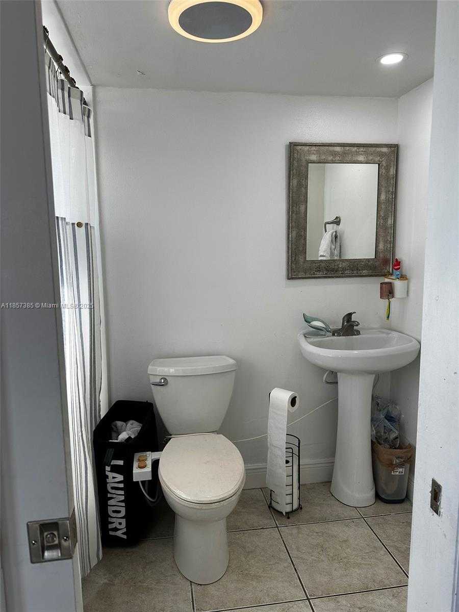 Small Image of 1020 94TH ST #301, Bay Harbor Islands Number 19