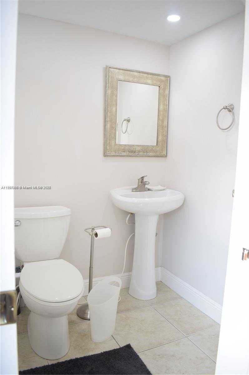 Small Image of 1020 94TH ST #301, Bay Harbor Islands Number 26