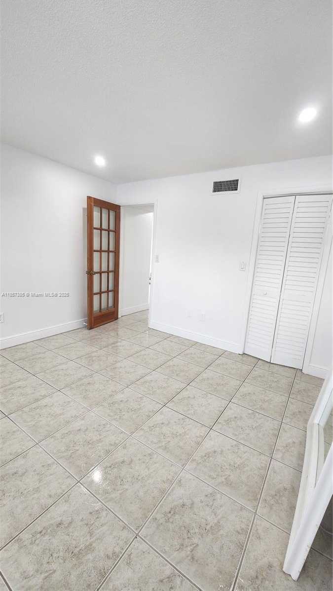 Small Image of 1020 94TH ST #301, Bay Harbor Islands Number 32