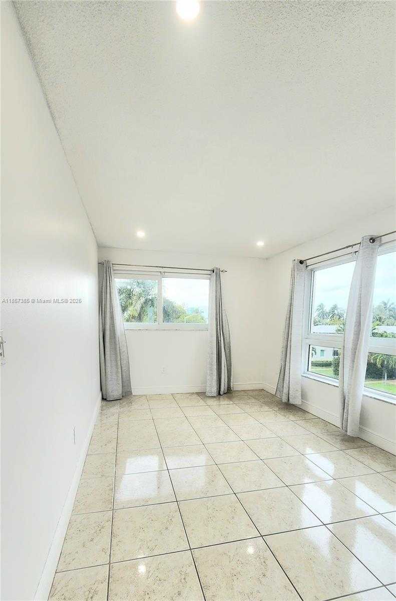 Small Image of 1020 94TH ST #301, Bay Harbor Islands Number 34