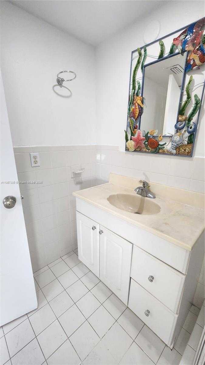 Small Image of 1020 94TH ST #301, Bay Harbor Islands Number 42