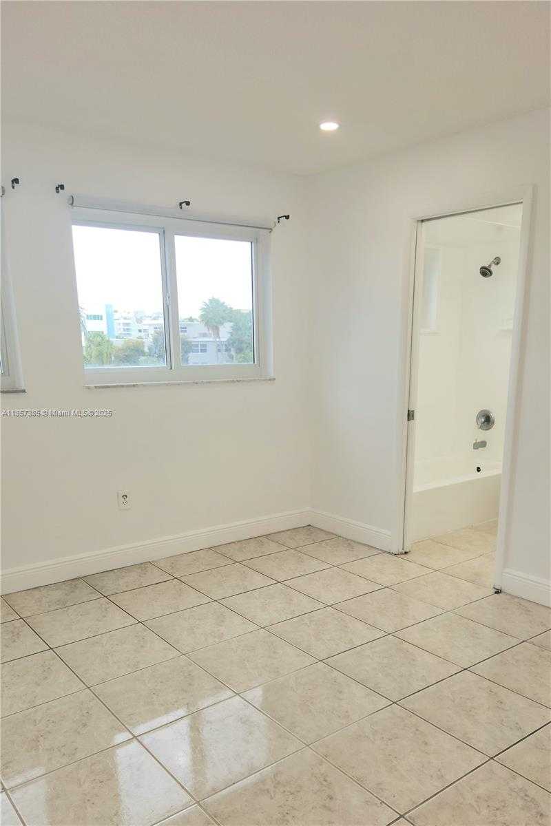Small Image of 1020 94TH ST #301, Bay Harbor Islands Number 50