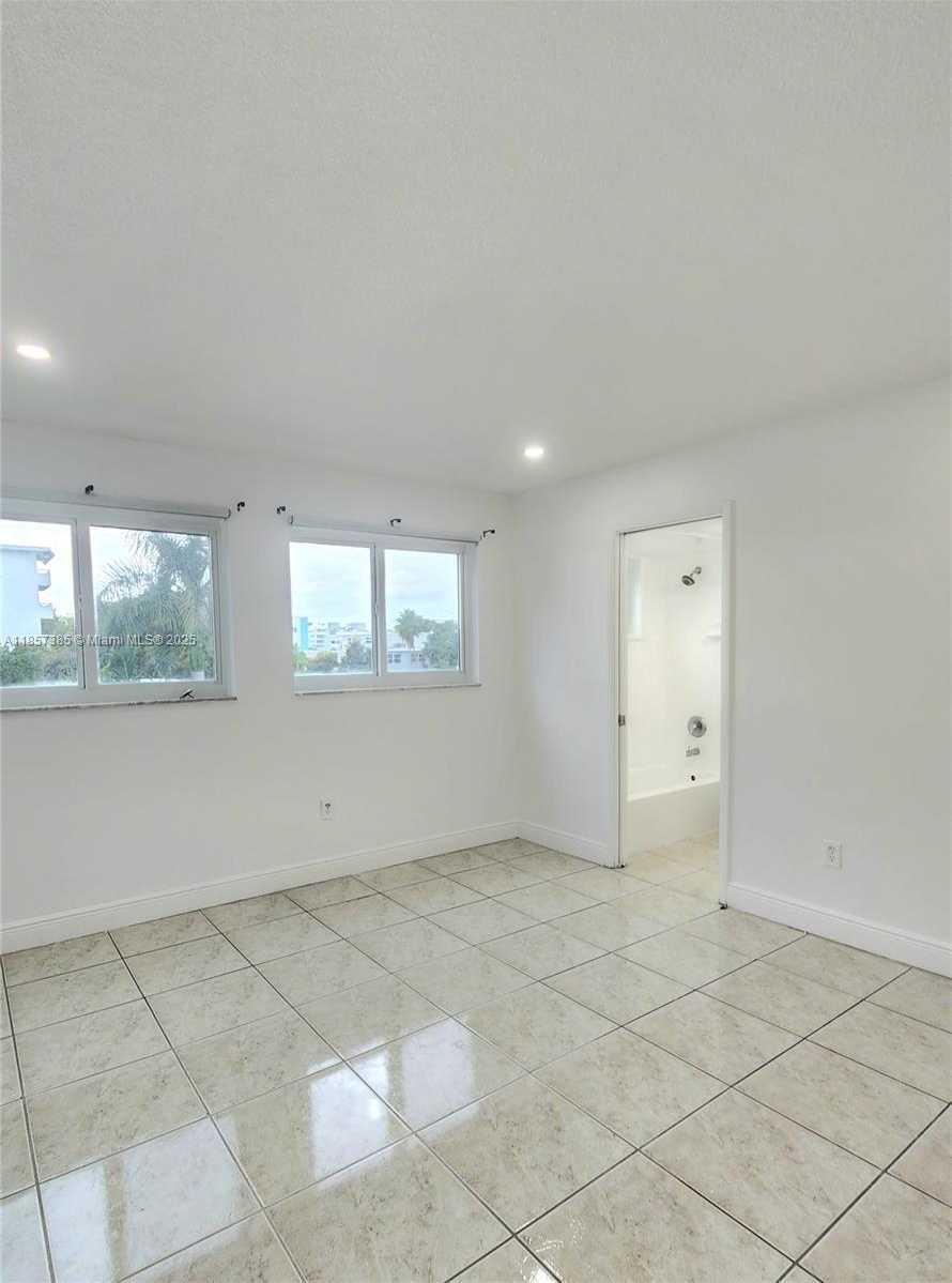 Small Image of 1020 94TH ST #301, Bay Harbor Islands Number 51