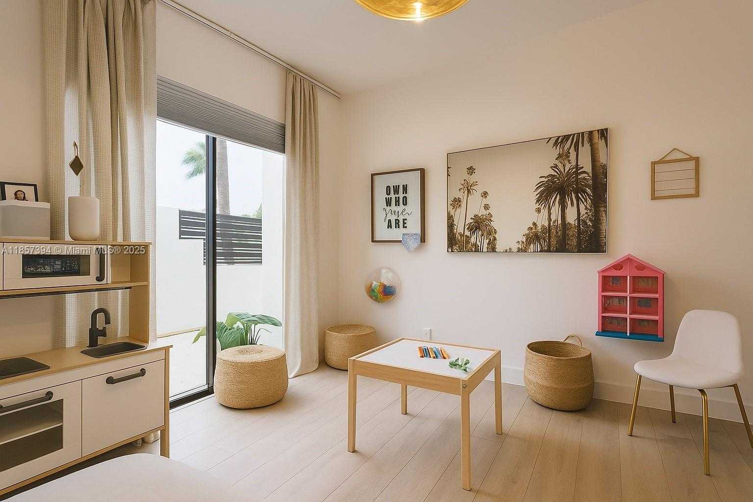 Small Image of Aventura Number 8