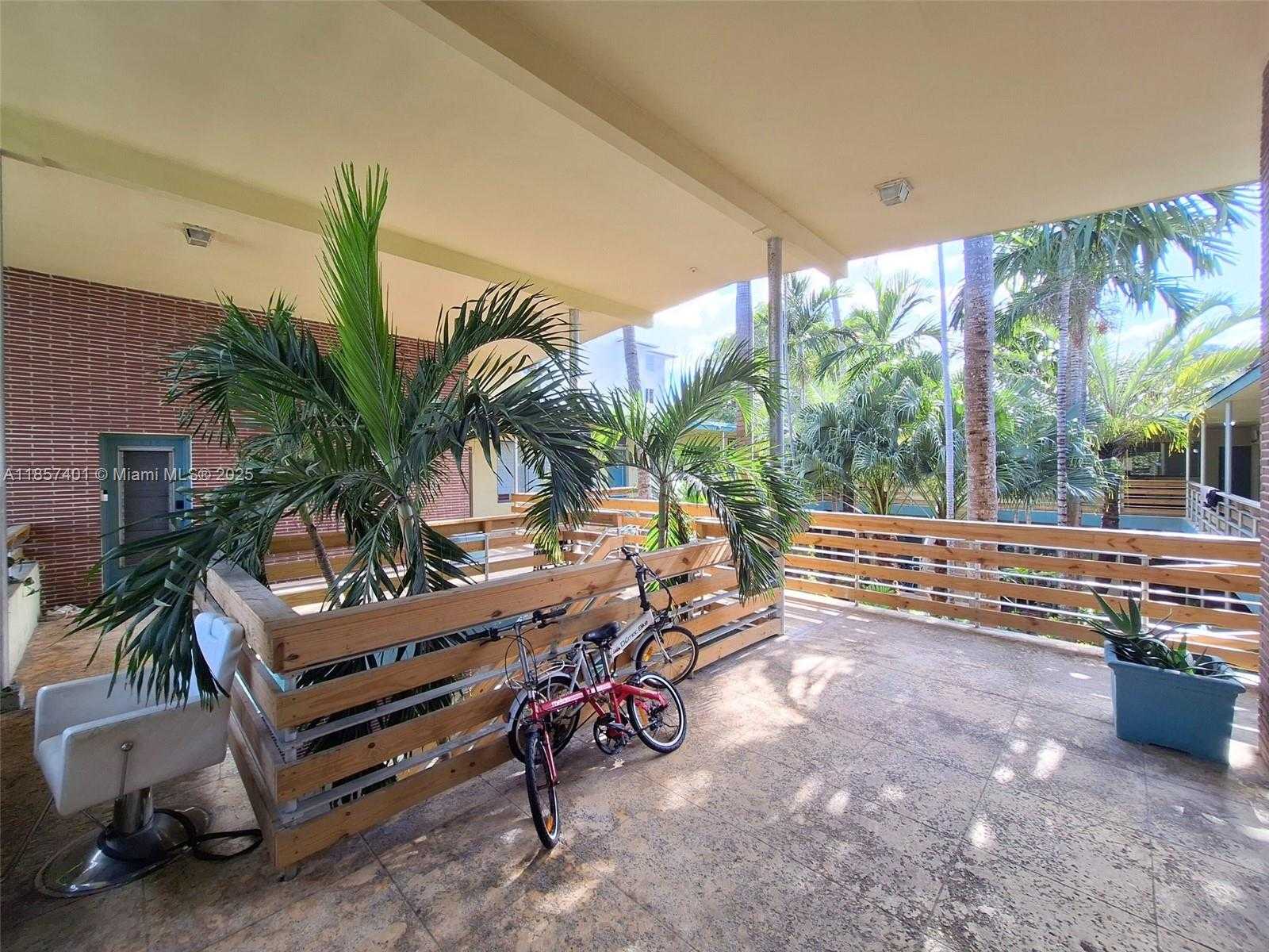 Small Image of 1770 MERIDIAN AVE #207, Miami Beach Number 2