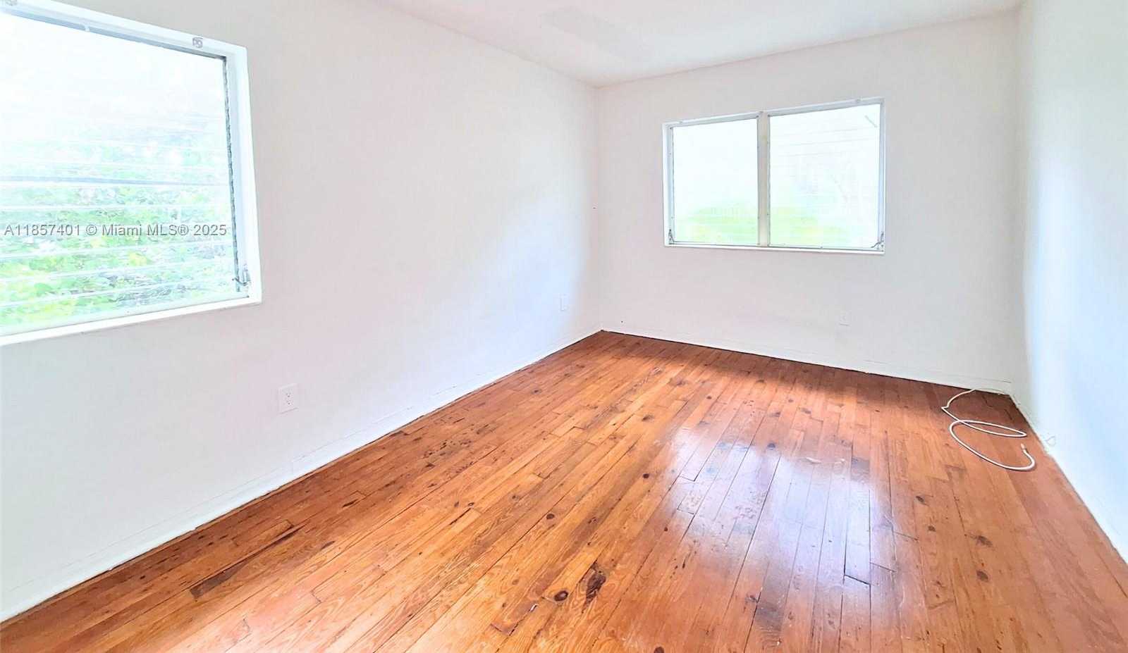 Small Image of 1770 MERIDIAN AVE #207, Miami Beach Number 4