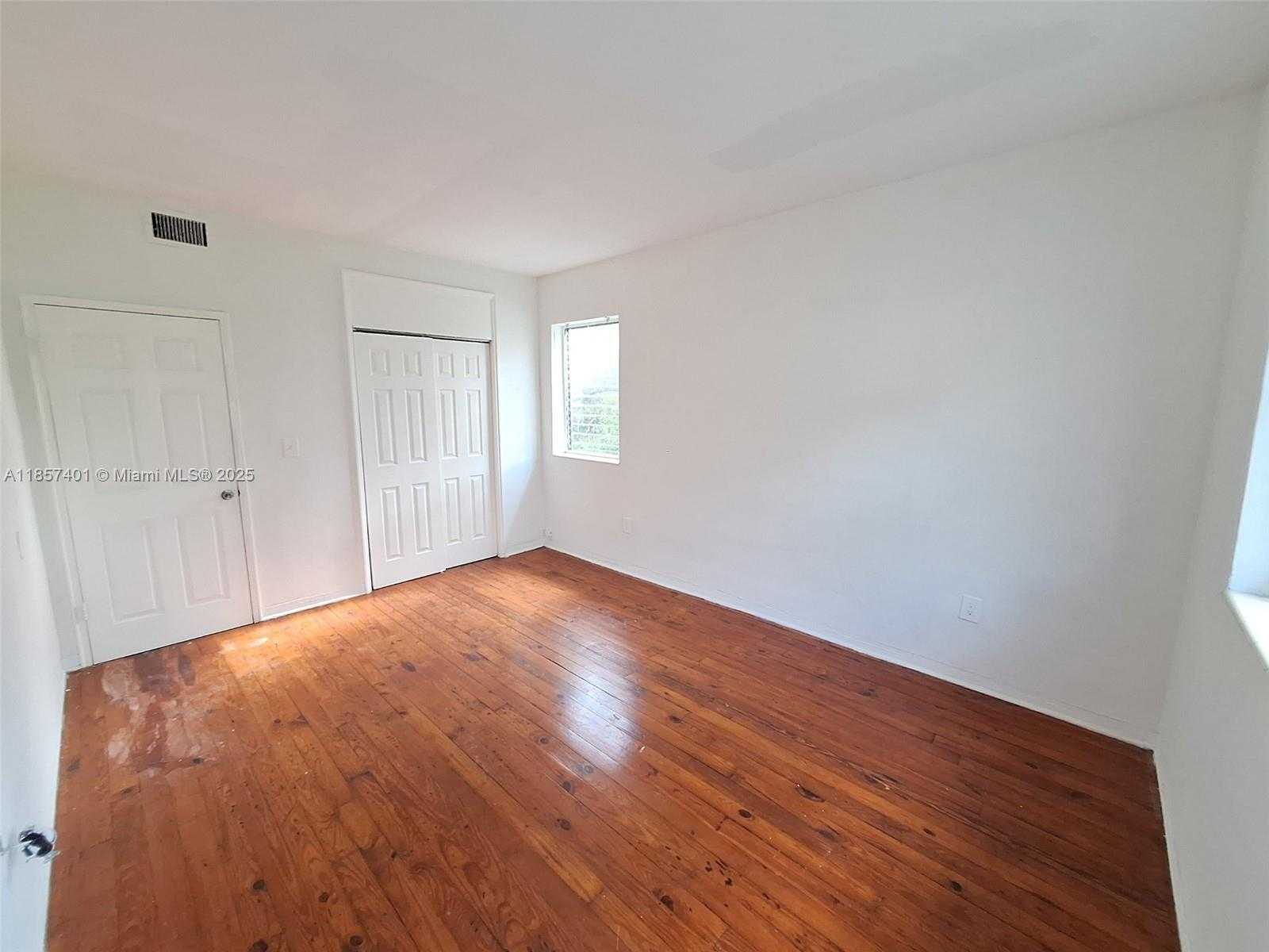 Small Image of 1770 MERIDIAN AVE #207, Miami Beach Number 6