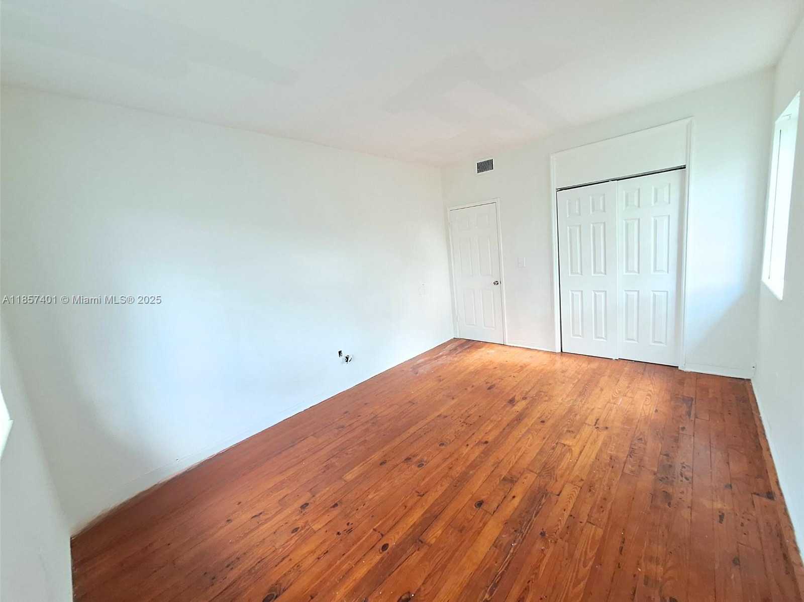 Small Image of 1770 MERIDIAN AVE #207, Miami Beach Number 7