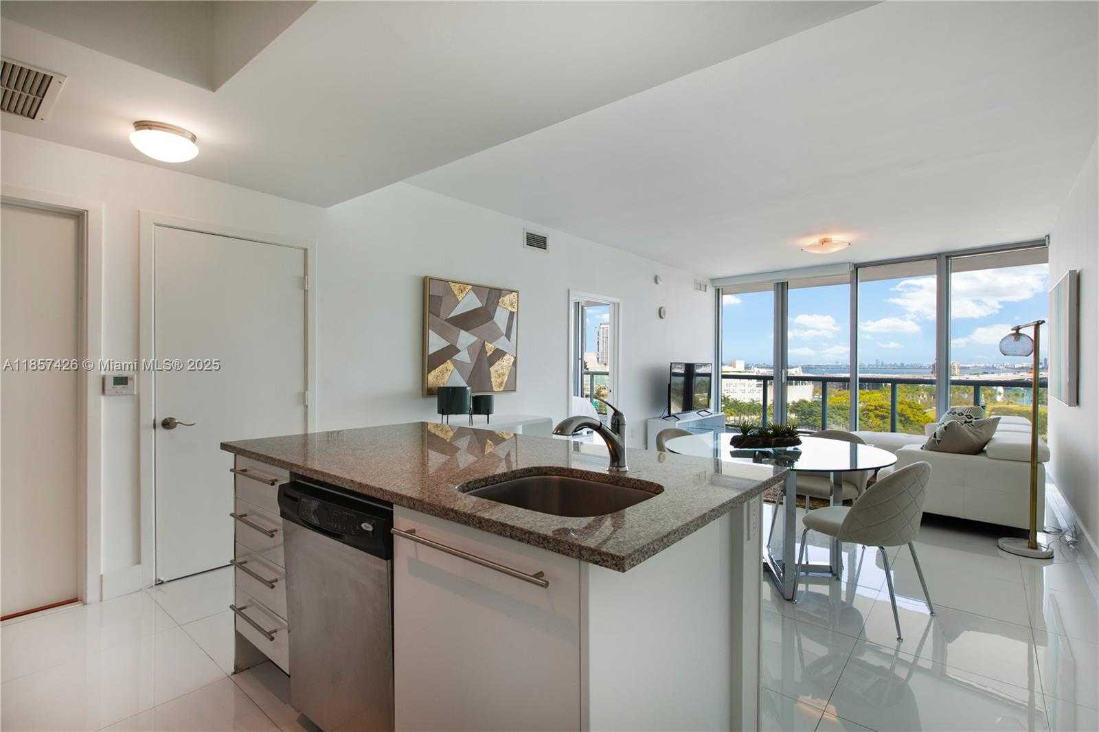 Small Image of 888 BISCAYNE BLVD #1010, Miami Number 2