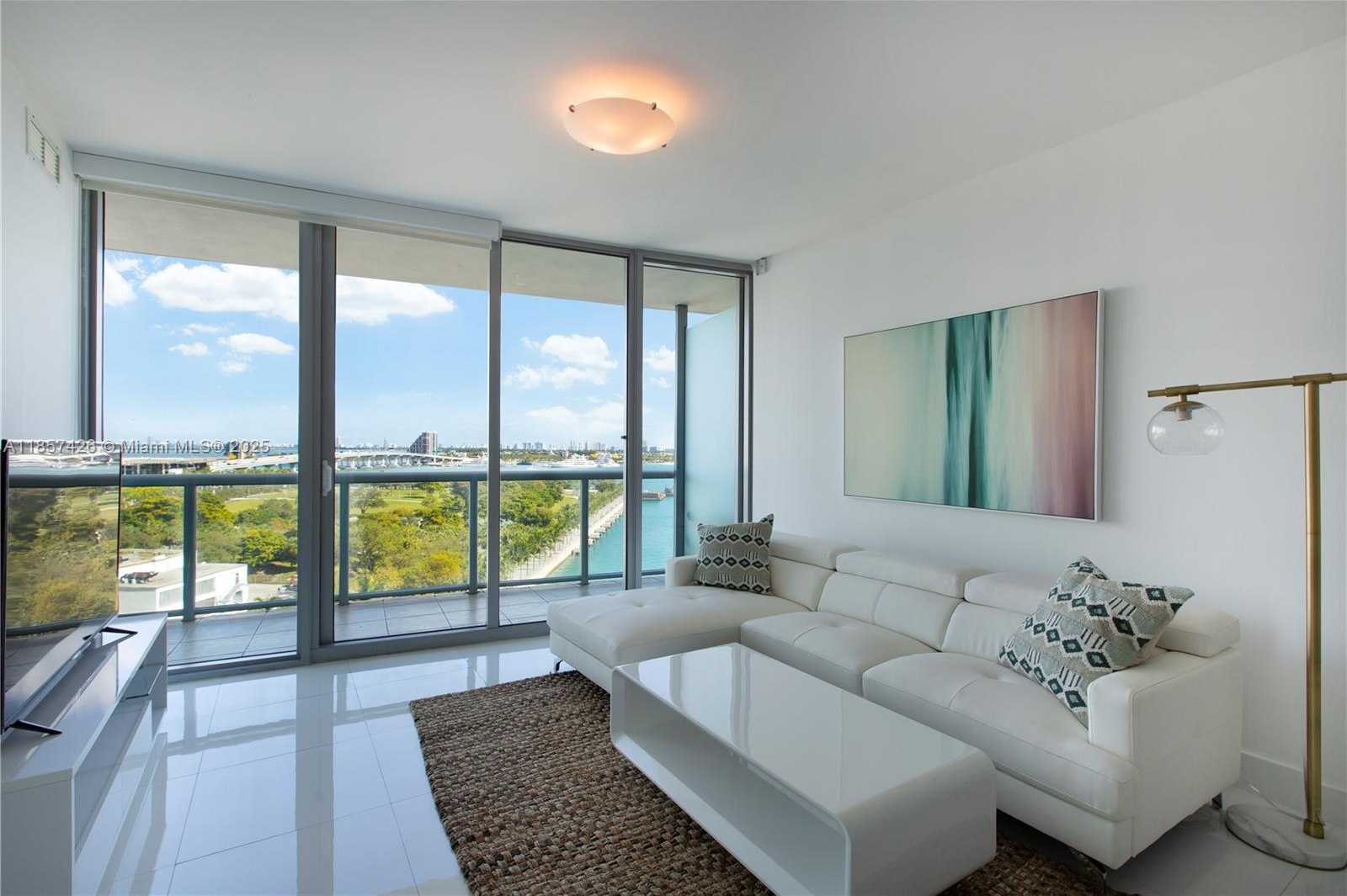 Small Image of 888 BISCAYNE BLVD #1010, Miami Number 5