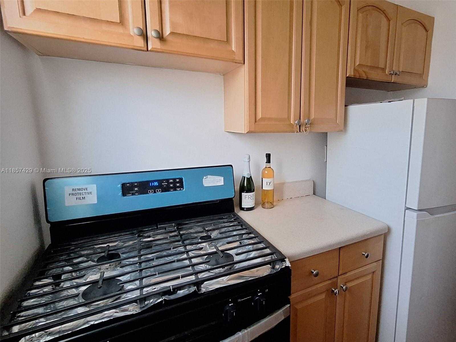 Small Image of 1770 MERIDIAN AVE #213, Miami Beach Number 13