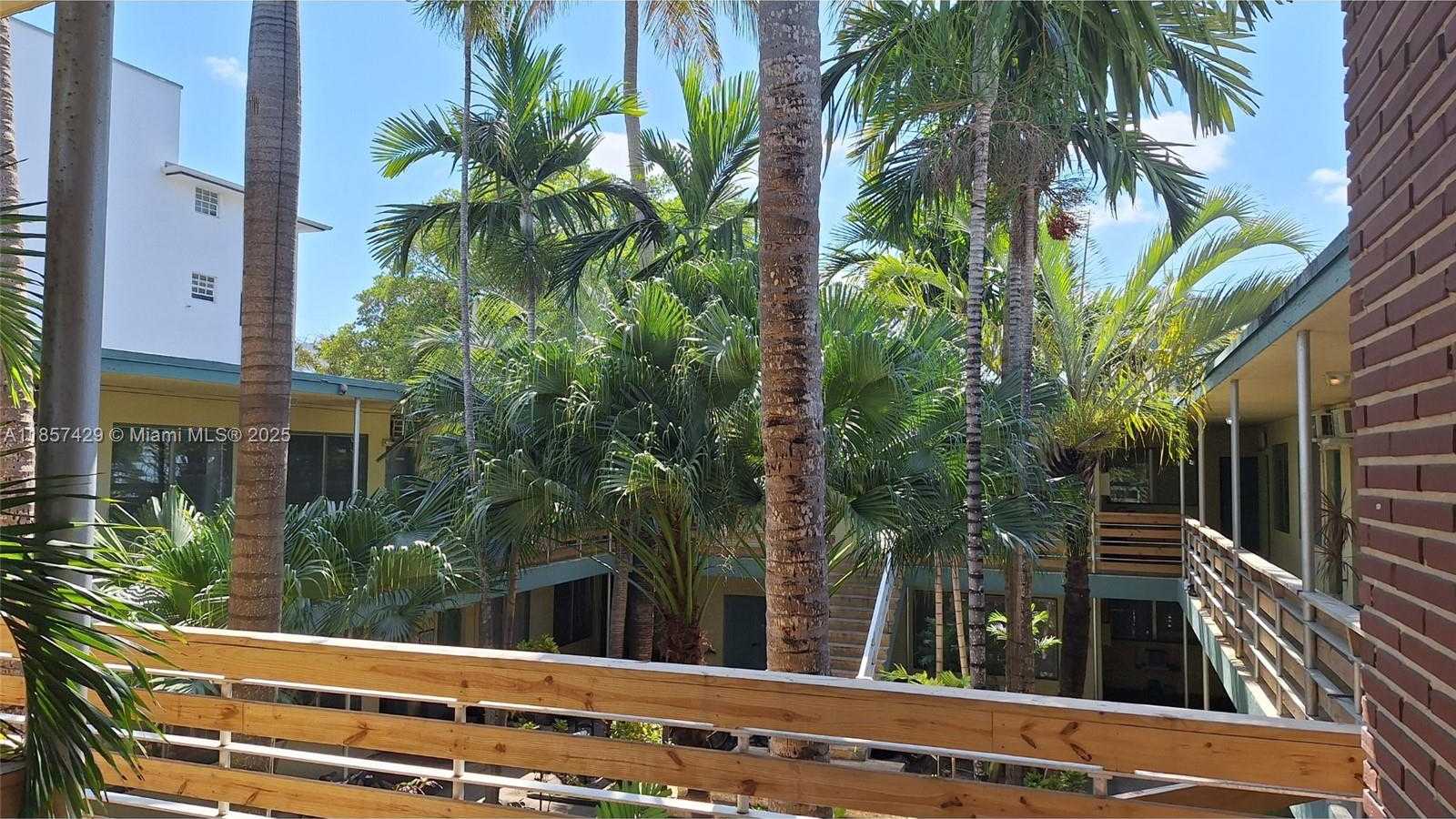 Small Image of 1770 MERIDIAN AVE #213, Miami Beach Number 16
