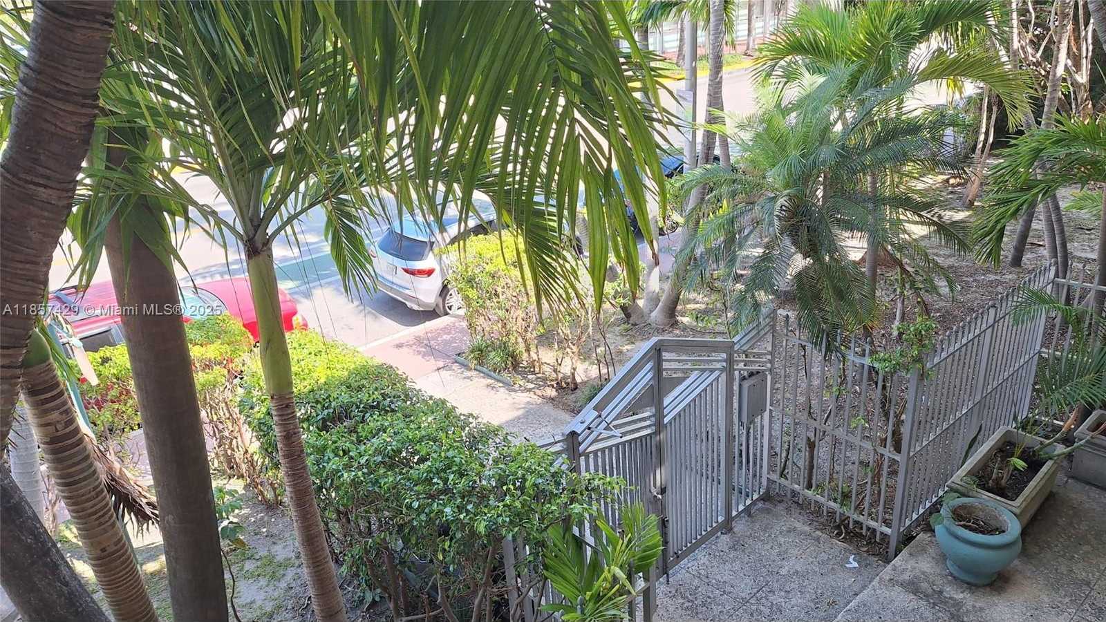 Small Image of 1770 MERIDIAN AVE #213, Miami Beach Number 17