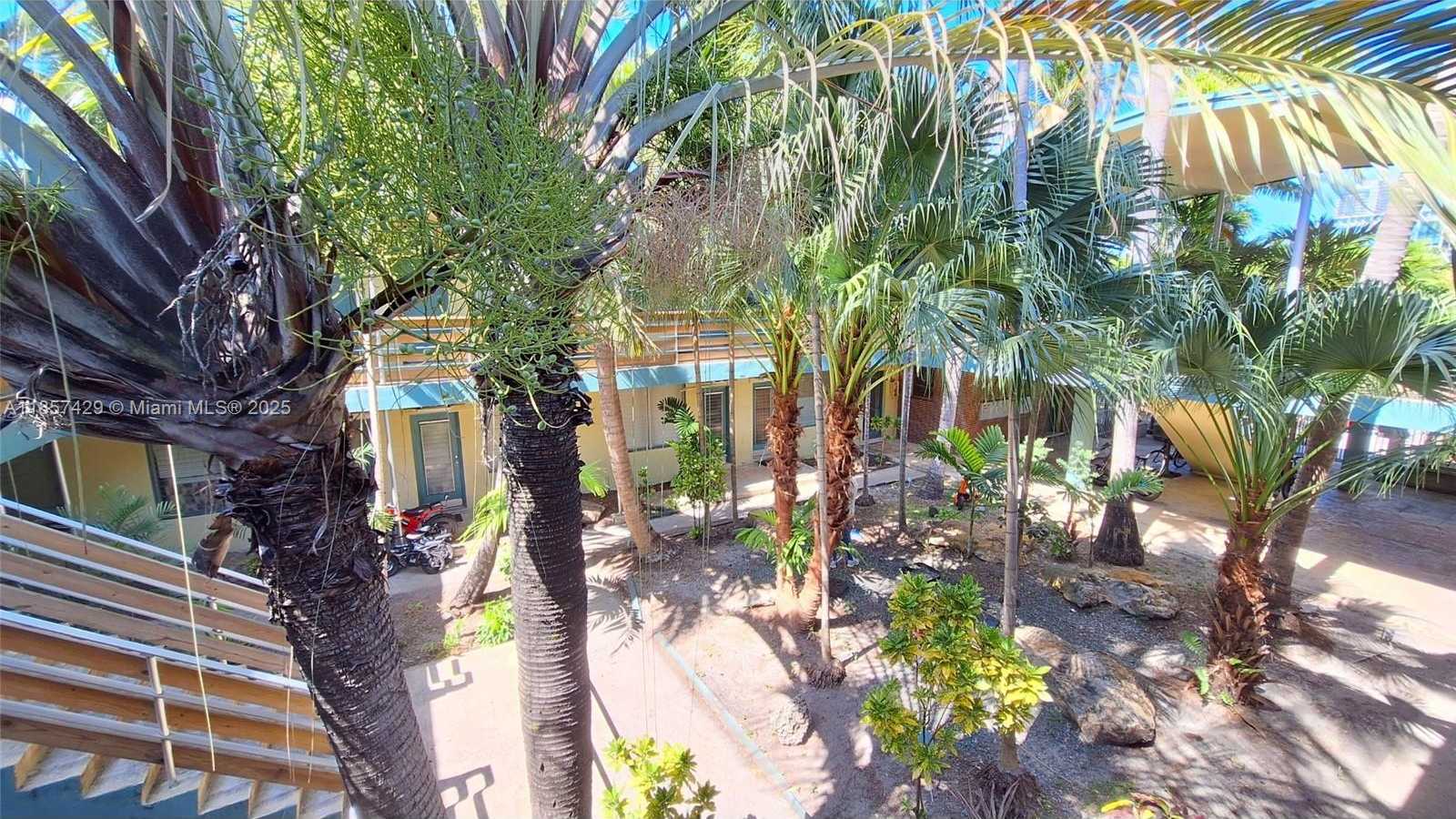 Small Image of 1770 MERIDIAN AVE #213, Miami Beach Number 19
