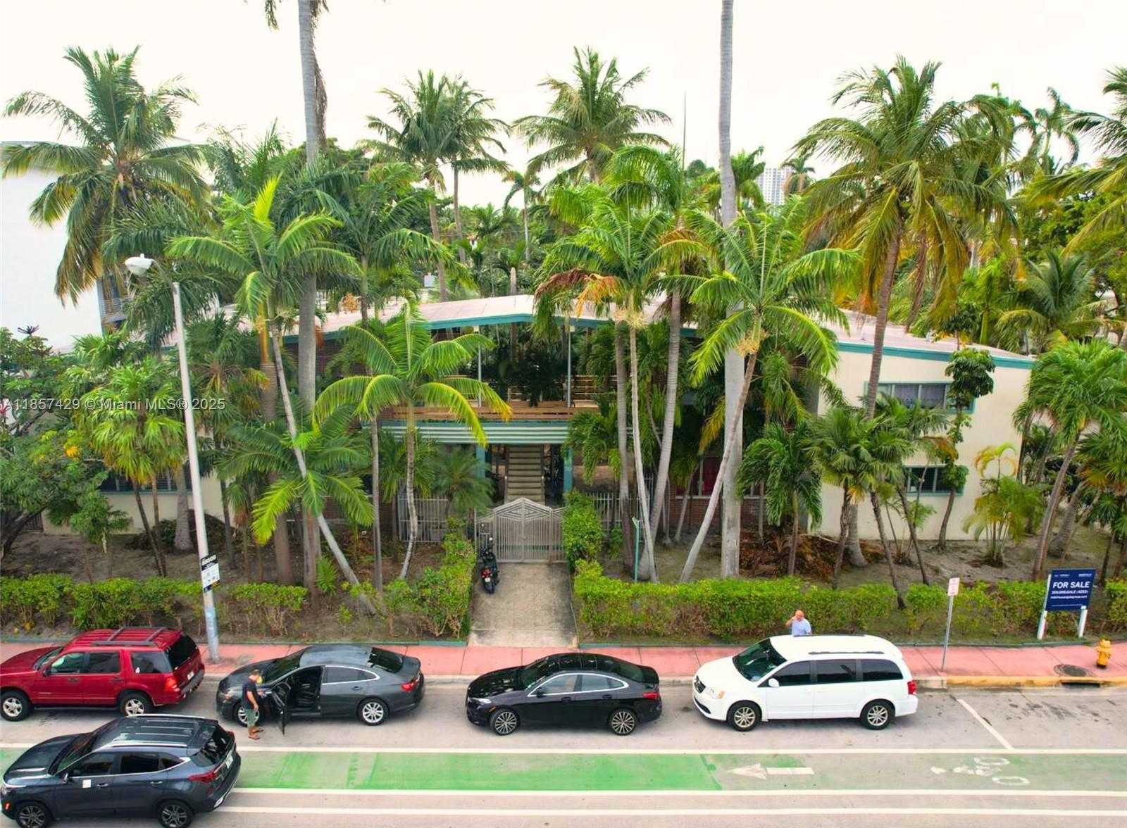 Small Image of 1770 MERIDIAN AVE #213, Miami Beach Number 3