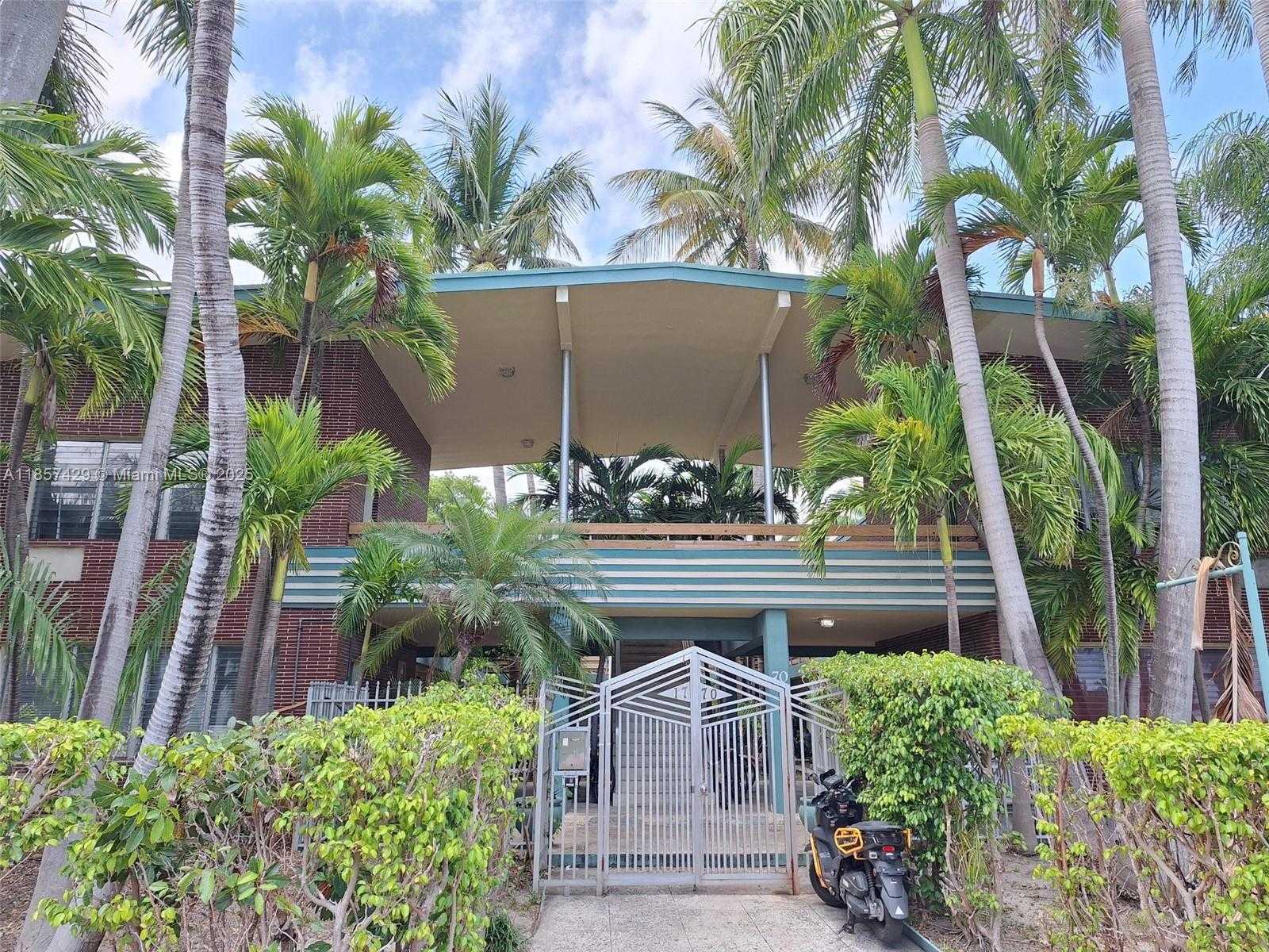 Small Image of 1770 MERIDIAN AVE #213, Miami Beach Number 6