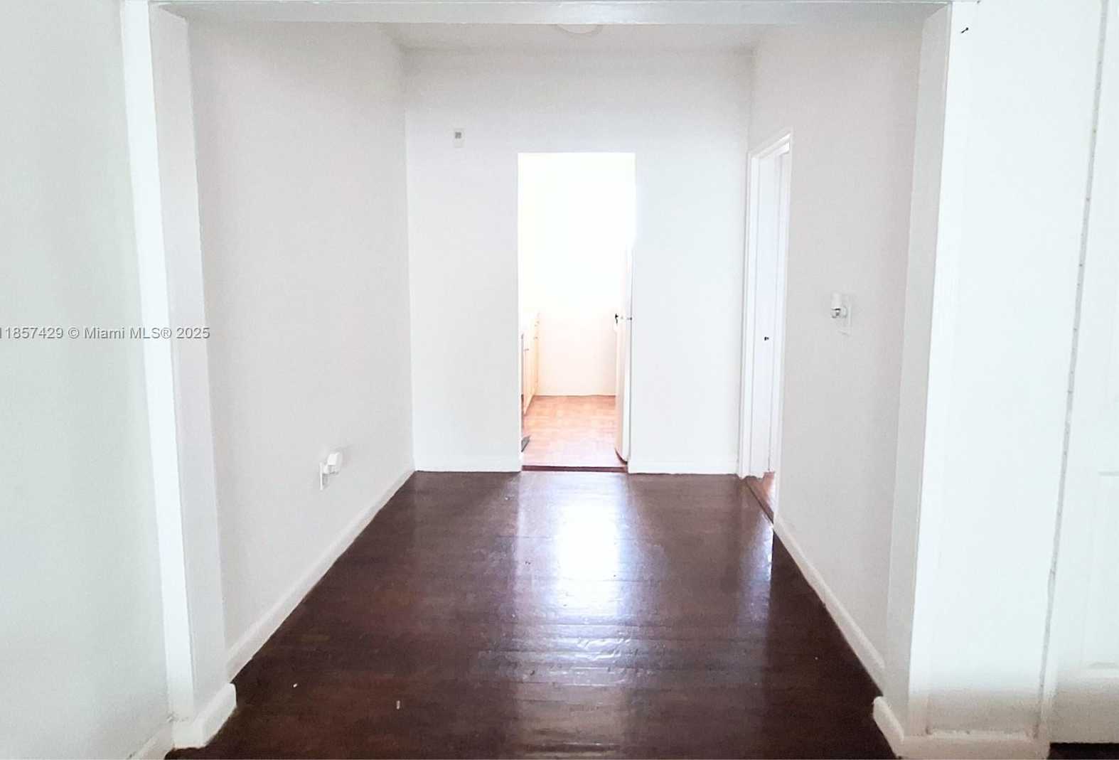 Small Image of 1770 MERIDIAN AVE #213, Miami Beach Number 9