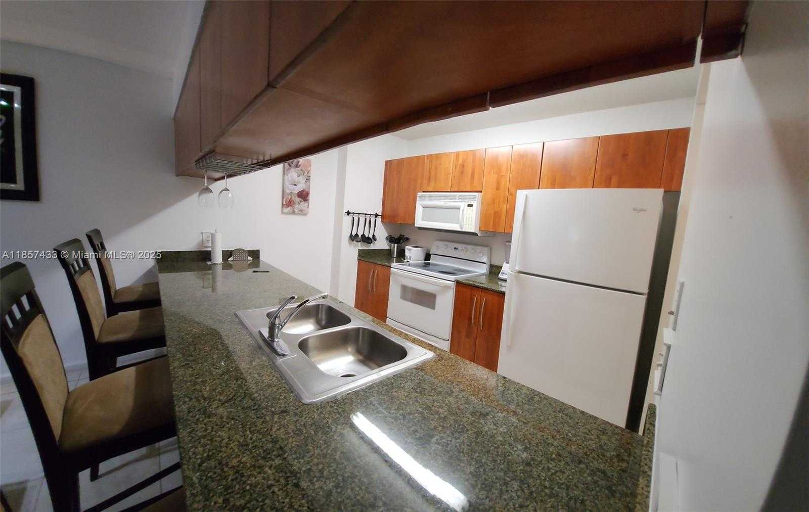 Small Image of 1200 EAST BRICKELL BAY DR #3304, Miami Number 4