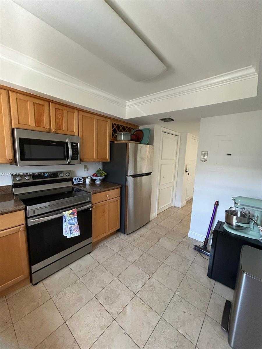Small Image of 10000 BAY HARBOR TER #204-A, Bay Harbor Islands Number 6