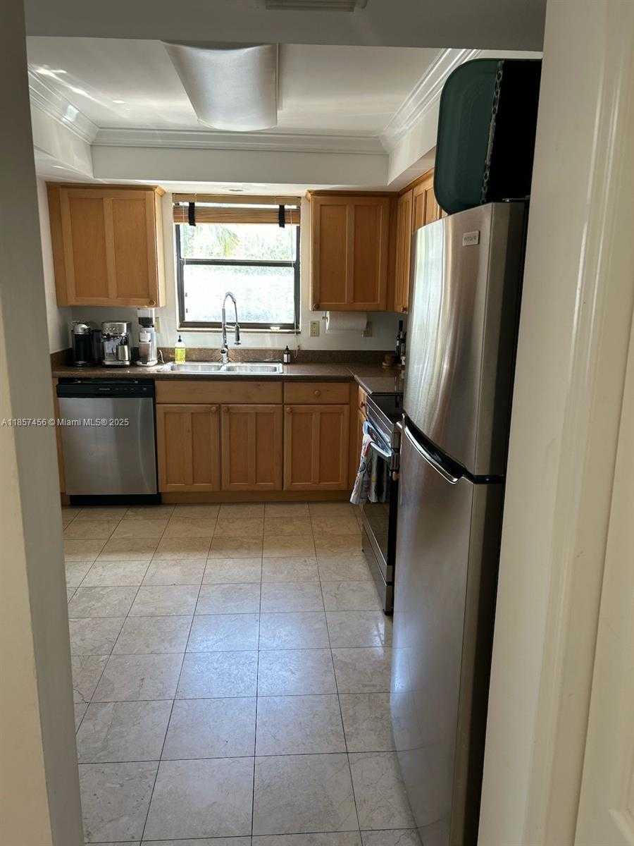 Small Image of 10000 BAY HARBOR TER #204-A, Bay Harbor Islands Number 7