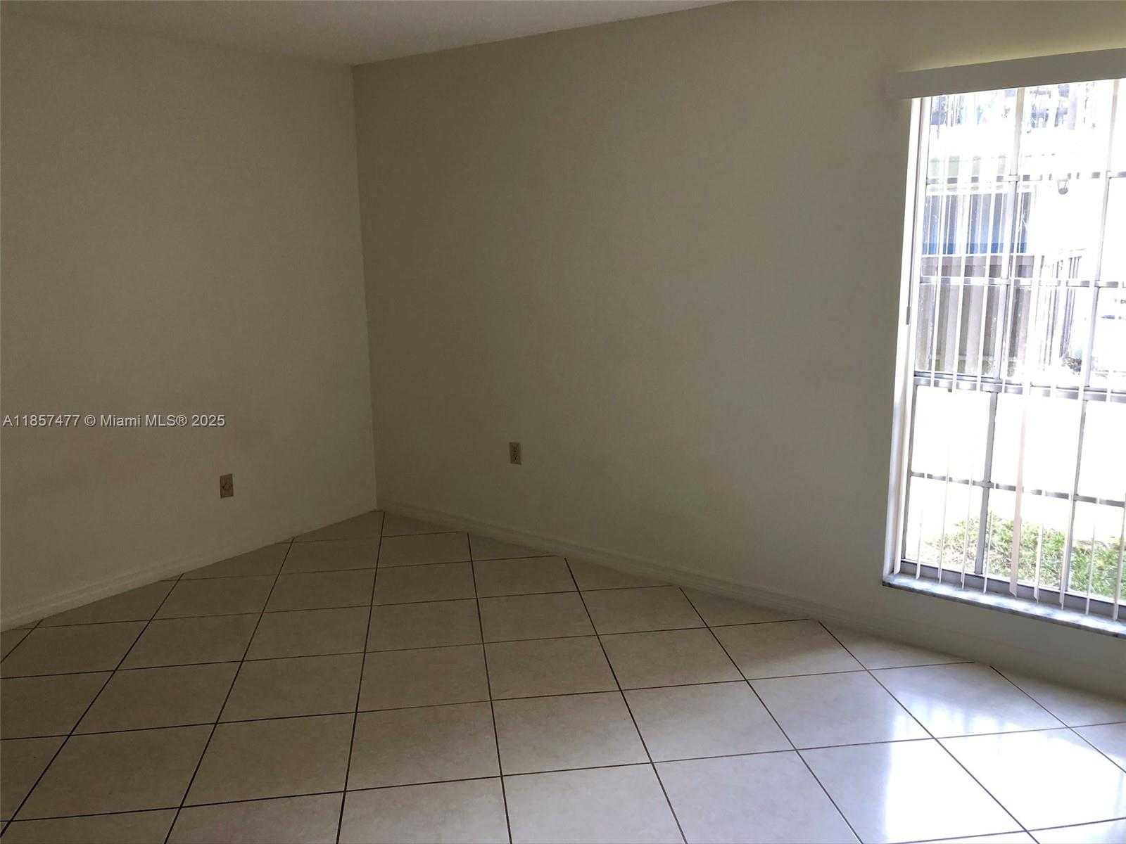 Small Image of 10748 NORTH KENDALL DR #N-19, Miami Number 14