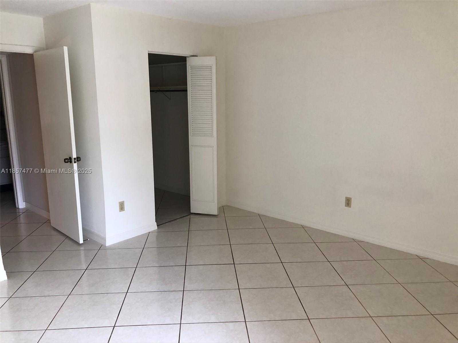 Small Image of 10748 NORTH KENDALL DR #N-19, Miami Number 16