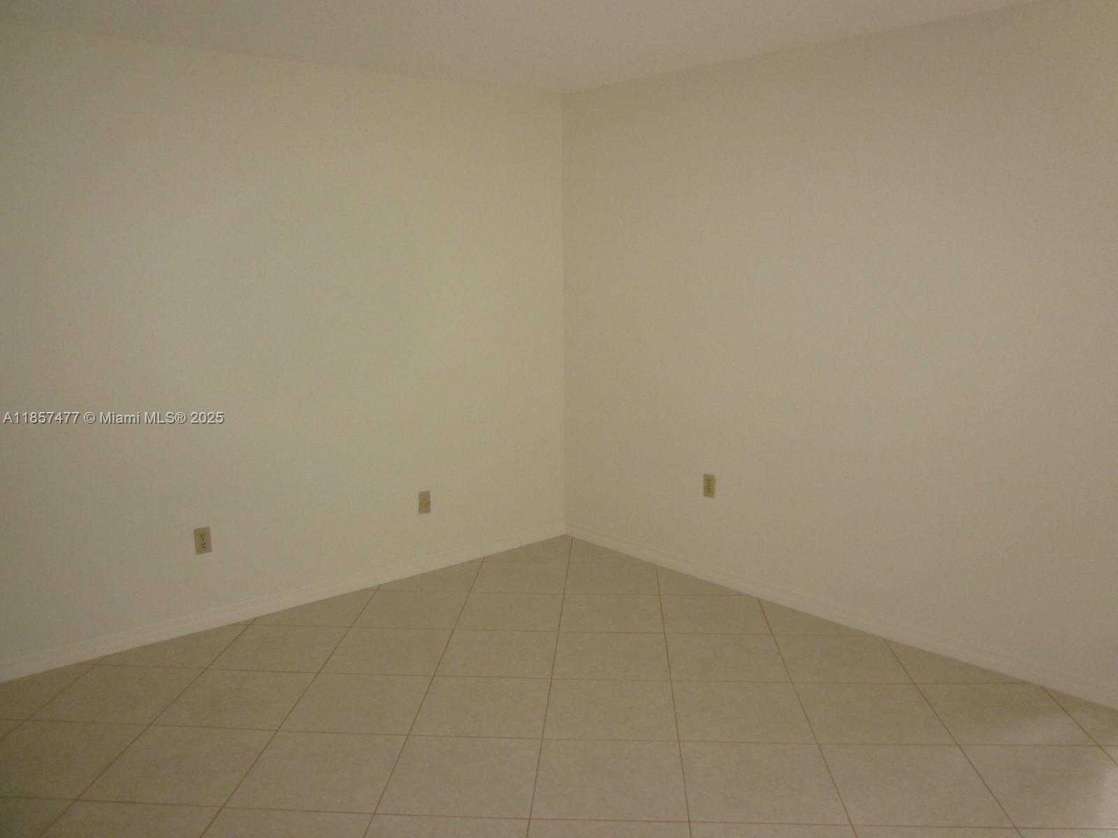 Small Image of 10748 NORTH KENDALL DR #N-19, Miami Number 18