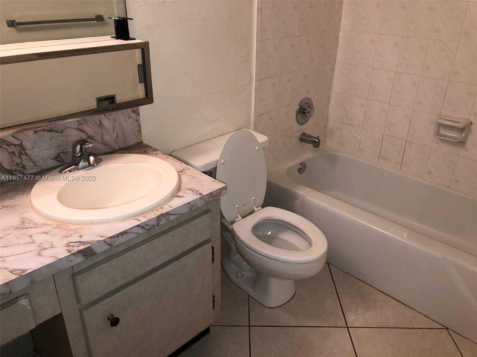 Small Image of 10748 NORTH KENDALL DR #N-19, Miami Number 7