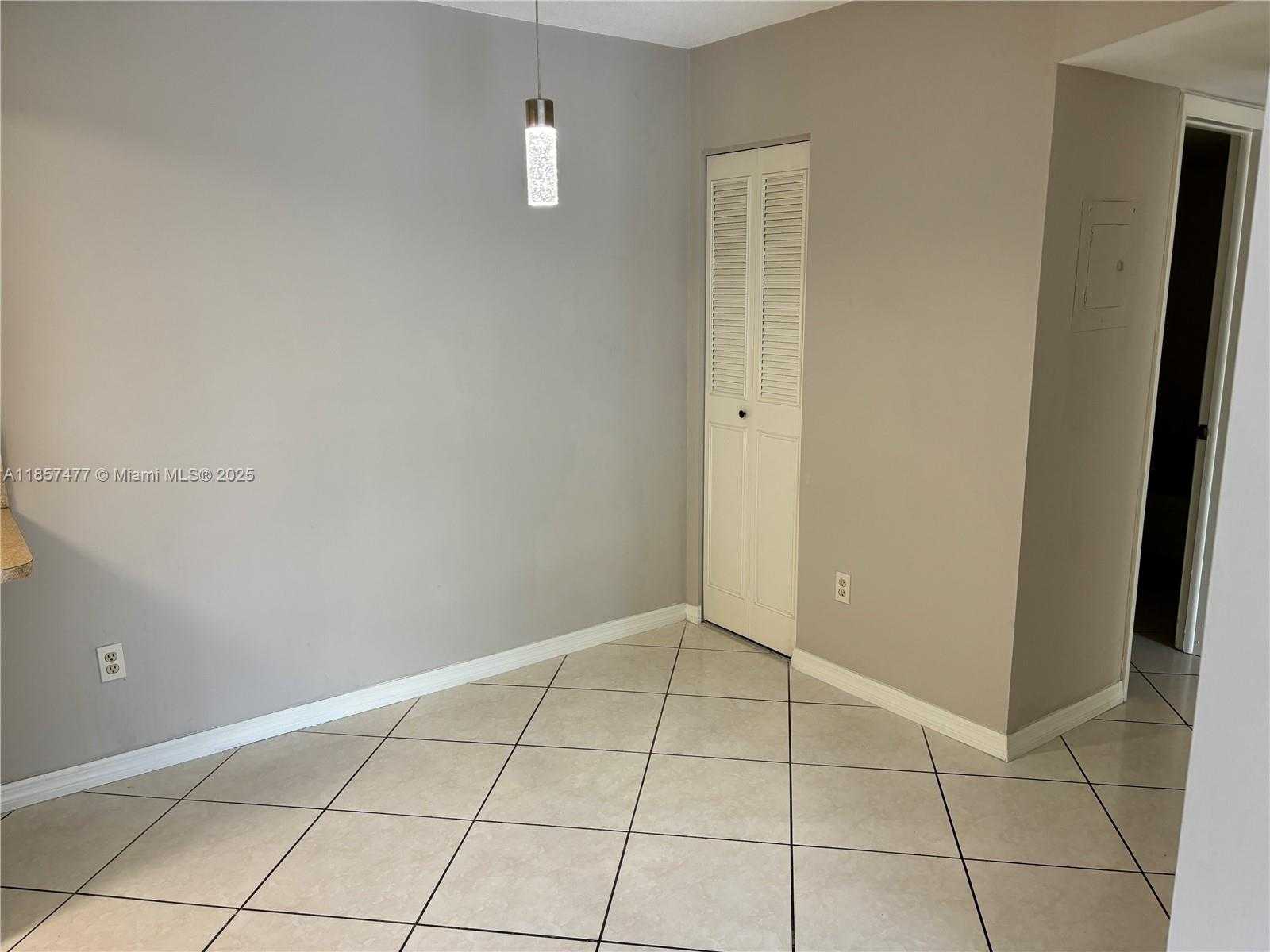 Small Image of 10748 NORTH KENDALL DR #N-19, Miami Number 8
