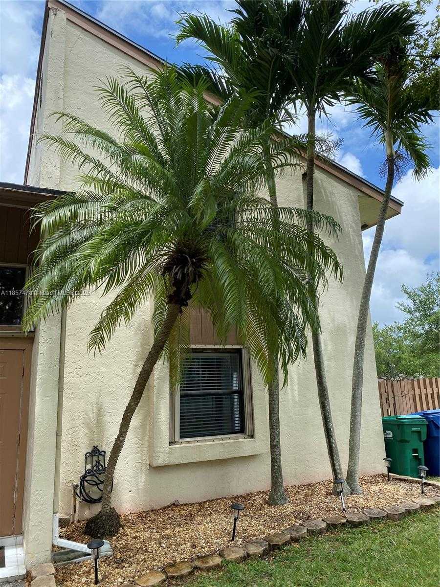 Small Image of 10925 SOUTH WEST 113TH PL #72B, Miami Number 4