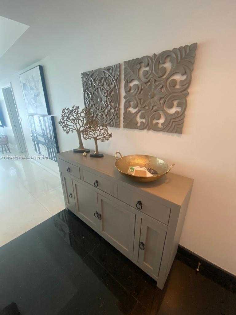 Small Image of 335 SOUTH BISCAYNE BLVD #607, Miami Number 11
