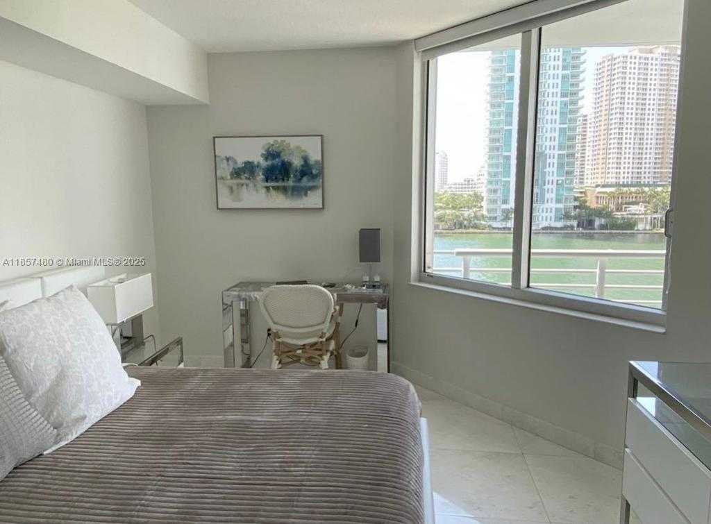 Small Image of 335 SOUTH BISCAYNE BLVD #607, Miami Number 12