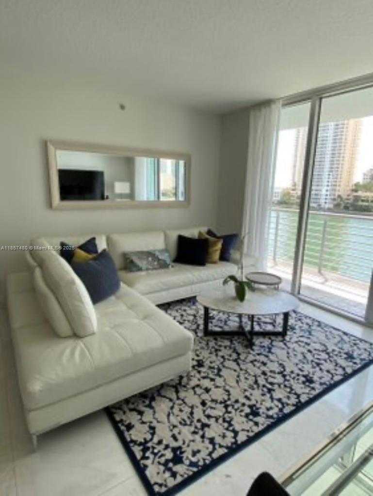 Small Image of 335 SOUTH BISCAYNE BLVD #607, Miami Number 16