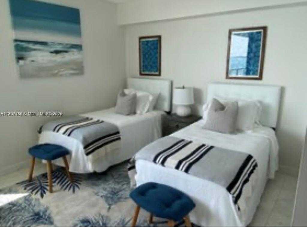 Small Image of 335 SOUTH BISCAYNE BLVD #607, Miami Number 18