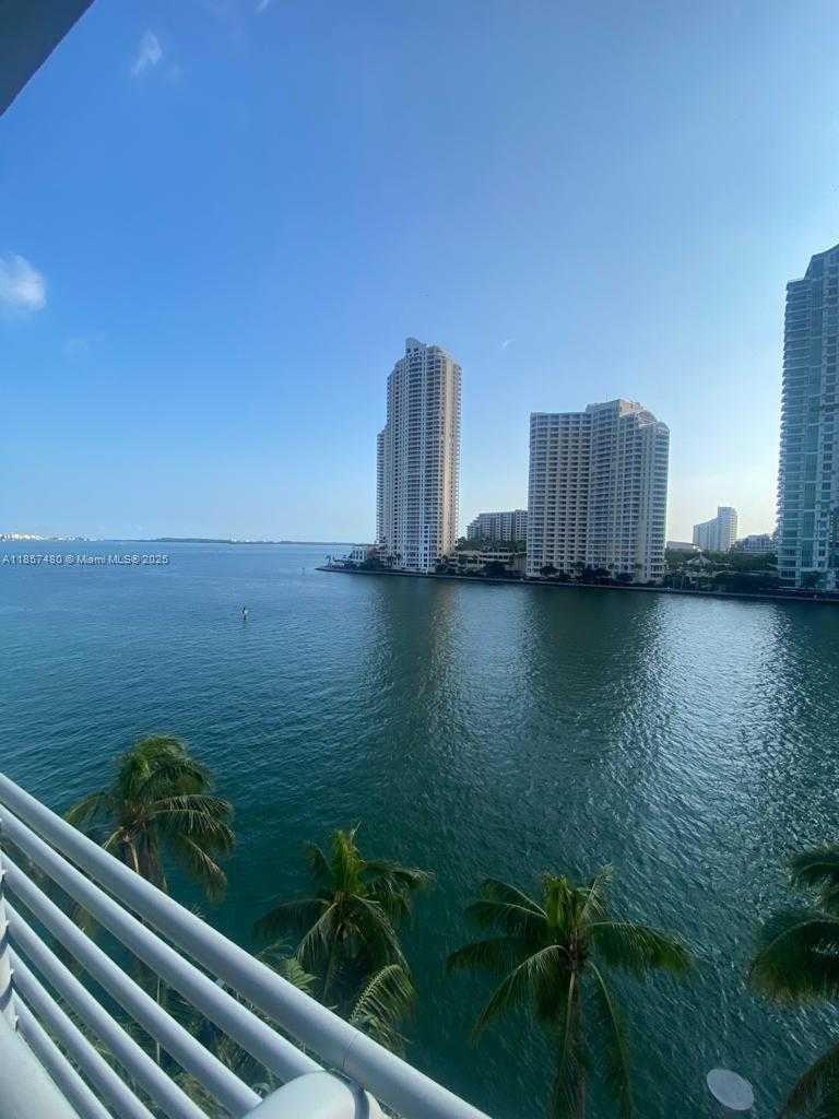Small Image of 335 SOUTH BISCAYNE BLVD #607, Miami Number 4