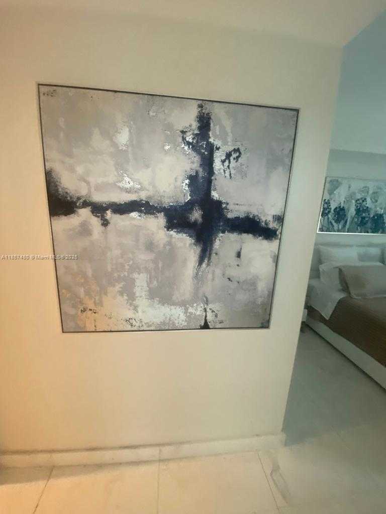 Small Image of 335 SOUTH BISCAYNE BLVD #607, Miami Number 5