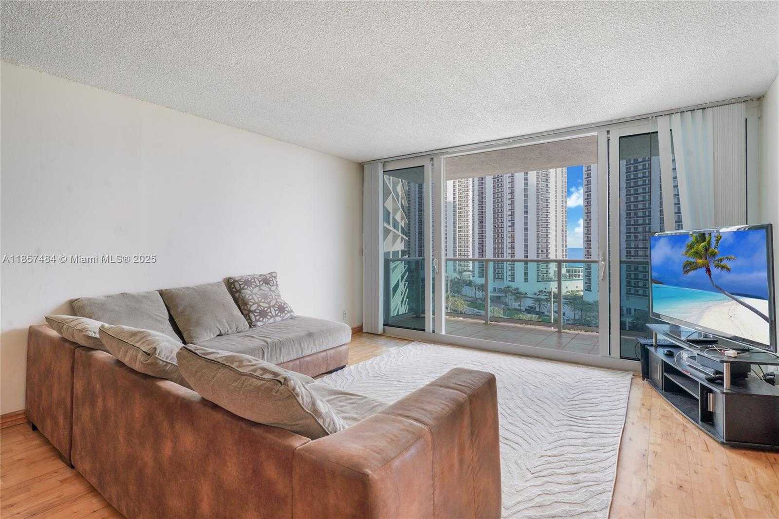 Small Image of 100 BAYVIEW DR #1411, Sunny Isles Beach Number 2
