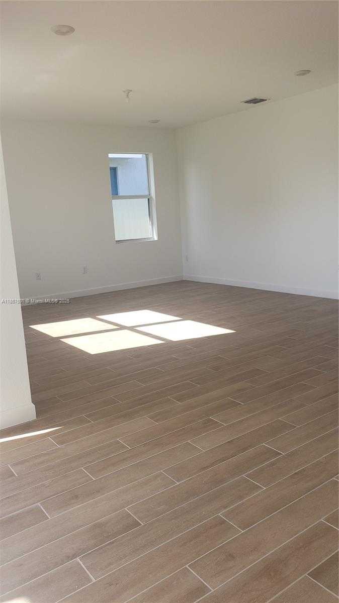 Small Image of 13242 SOUTH WEST 270 TER #13242, Homestead Number 6