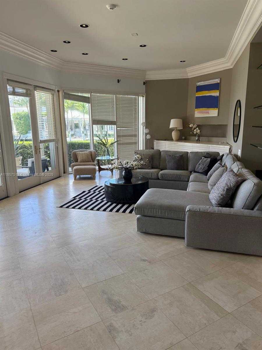 Small Image of 6500 NORTH BAY RD, Miami Beach Number 11