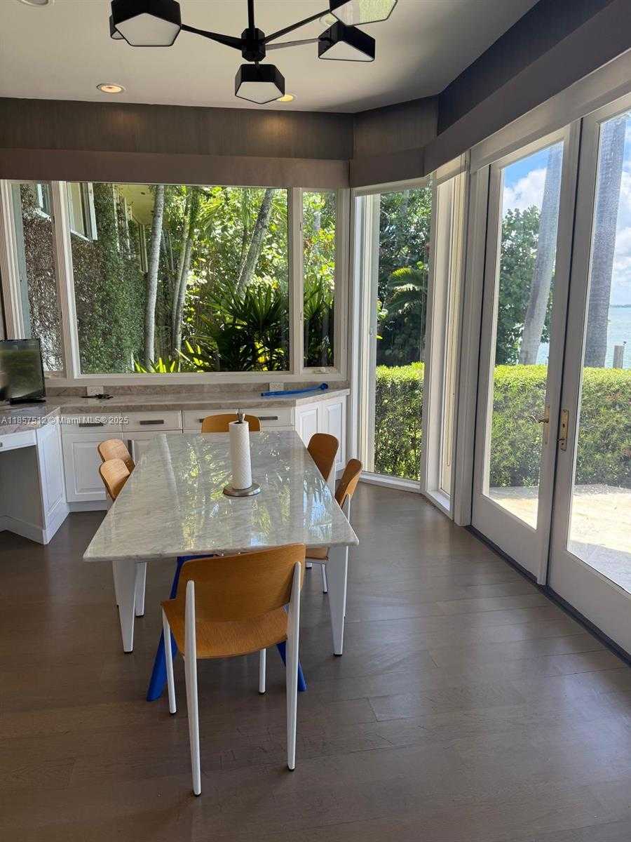 Small Image of 6500 NORTH BAY RD, Miami Beach Number 15