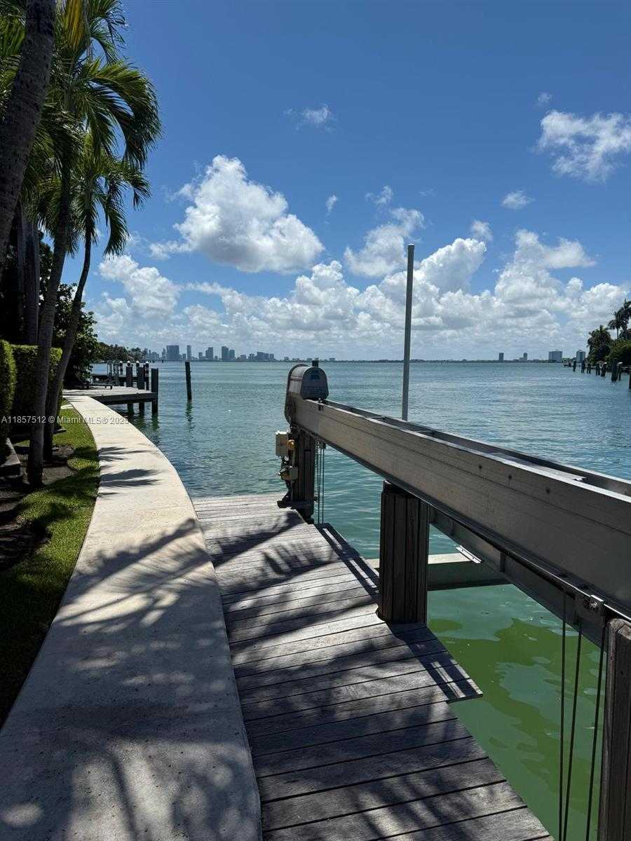Small Image of 6500 NORTH BAY RD, Miami Beach Number 26