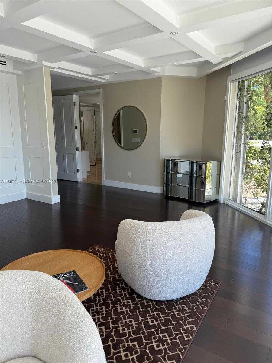 Small Image of 6500 NORTH BAY RD, Miami Beach Number 32