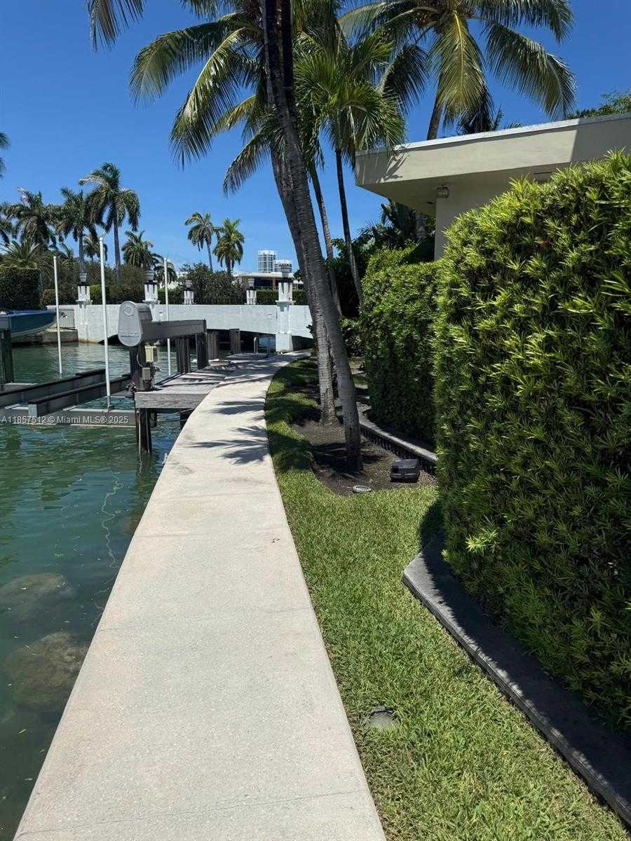 Small Image of 6500 NORTH BAY RD, Miami Beach Number 34