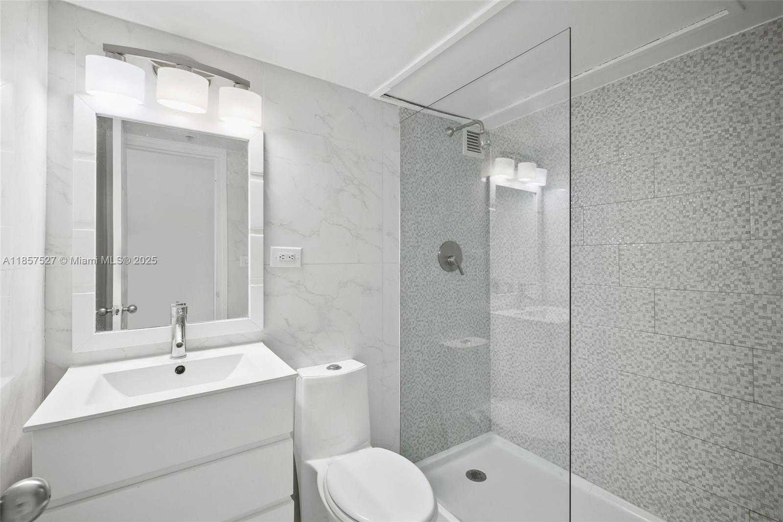 Small Image of 1500 BAY RD #S-0936, Miami Beach Number 14