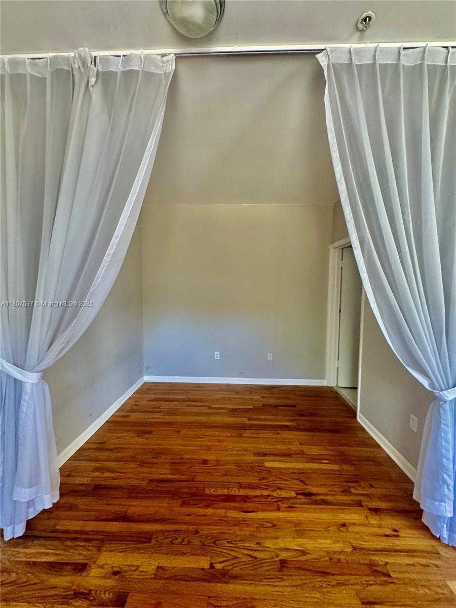 Small Image of 1521 LENOX AVE #103, Miami Beach Number 6