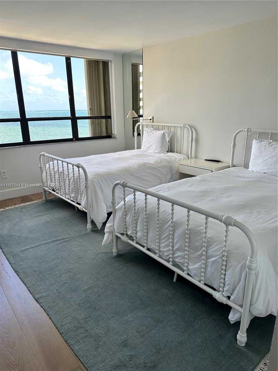 Small Image of 2 GROVE ISLE DR #B1501, Miami Number 3