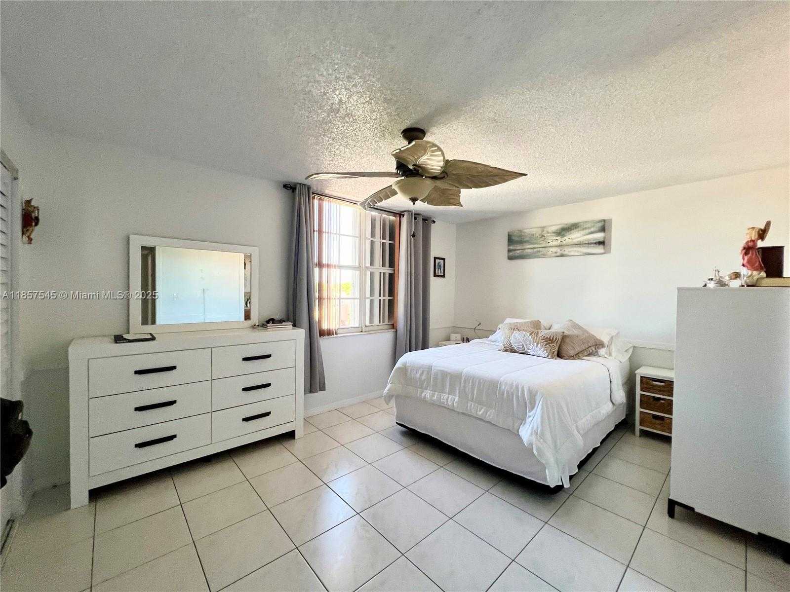 Small Image of 4154 WEST 10TH LN #19, Hialeah Number 6