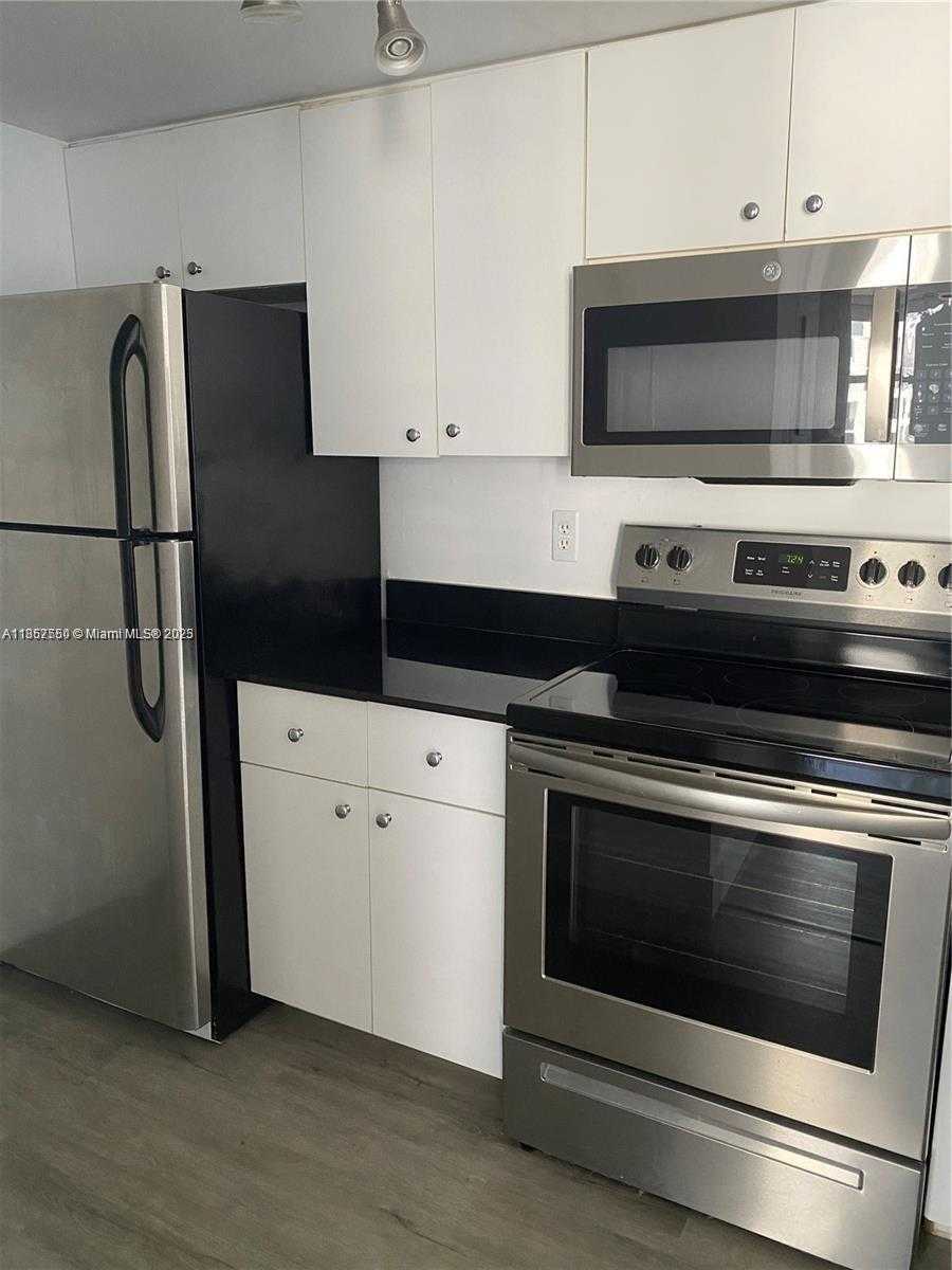 Small Image of 770 CLAUGHTON ISLAND DR #1605, Miami Number 6