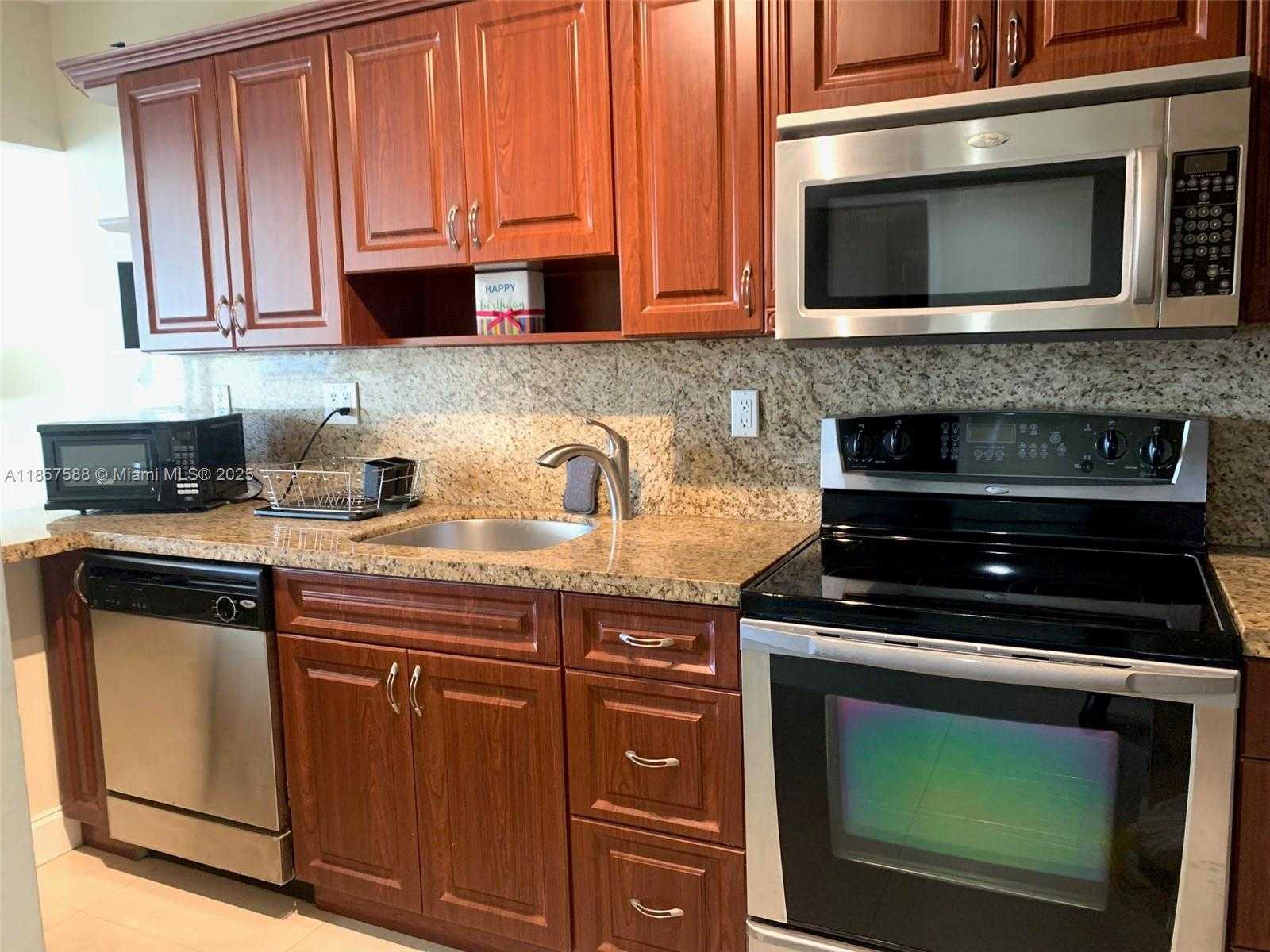 Small Image of 100 LINCOLN RD #316, Miami Beach Number 10